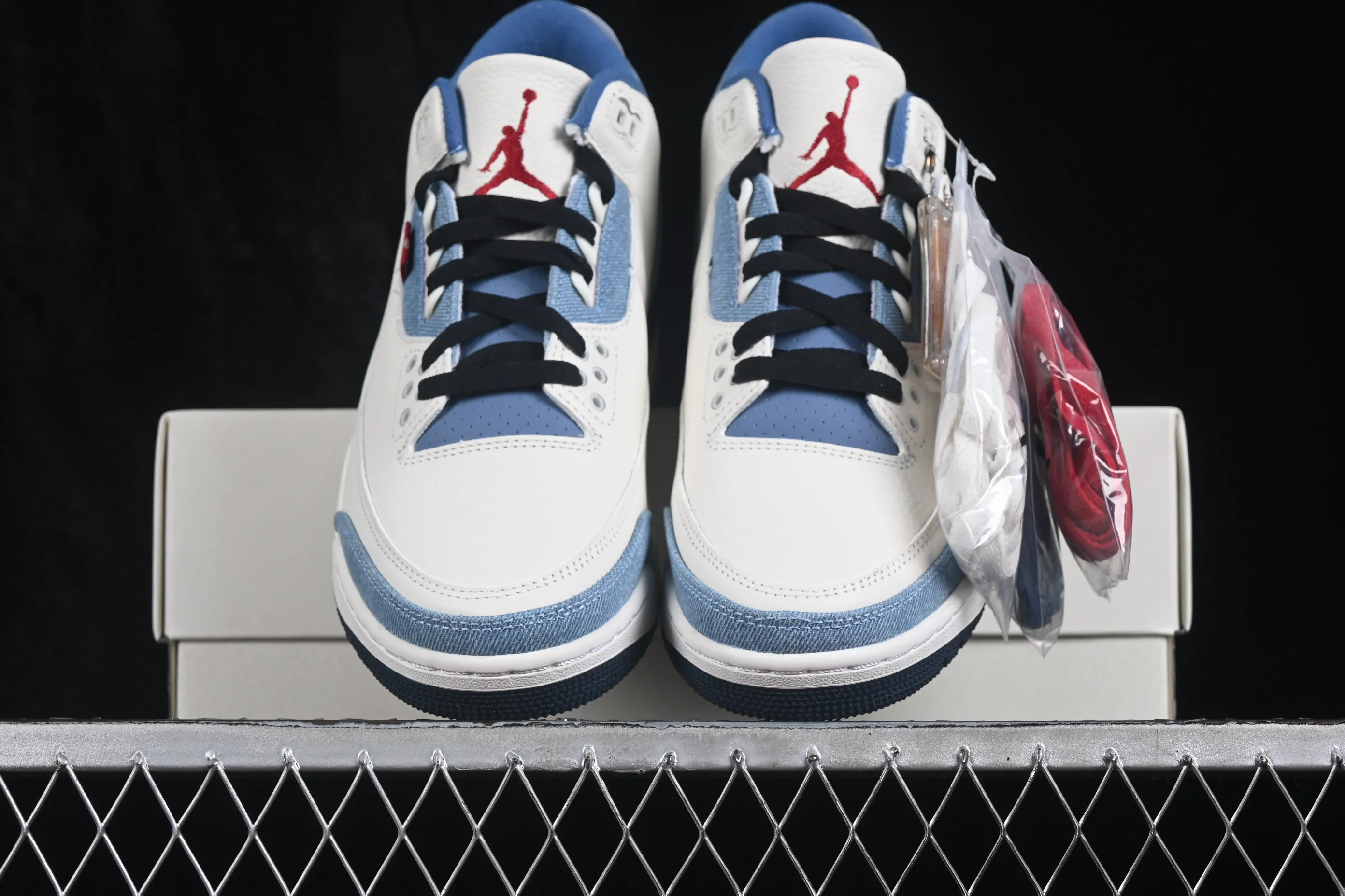 All categories Air Jordan Jordan series basketball shoes Air Jordan 3 Levi's x Air Jordan 3 Rtr "All-Star" AJ3 Joe 3 Levi's joint IR0912-400